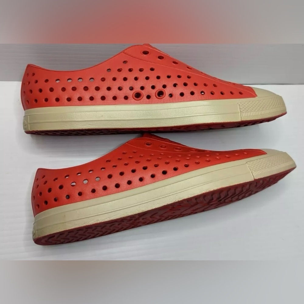 Native Jefferson Slip-On Sneaker-Torch Red-EUC -Sz 5 ❤️☀️​ - Picture 7 of 9